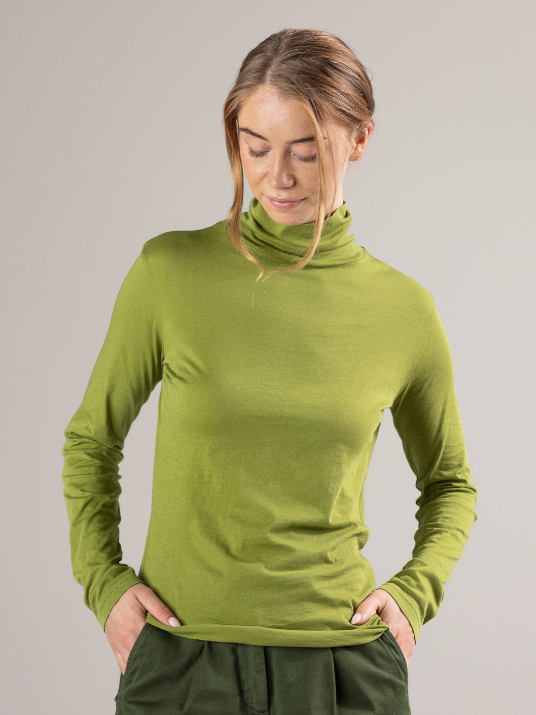Ženska majica z visokim ovratnikom | Zelena
