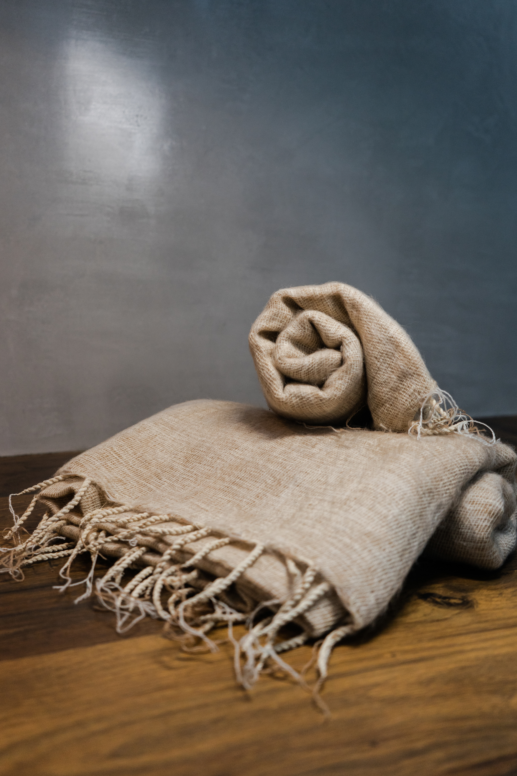 Ručně tkaná maxi šála z jačí vlny - Premium Basics