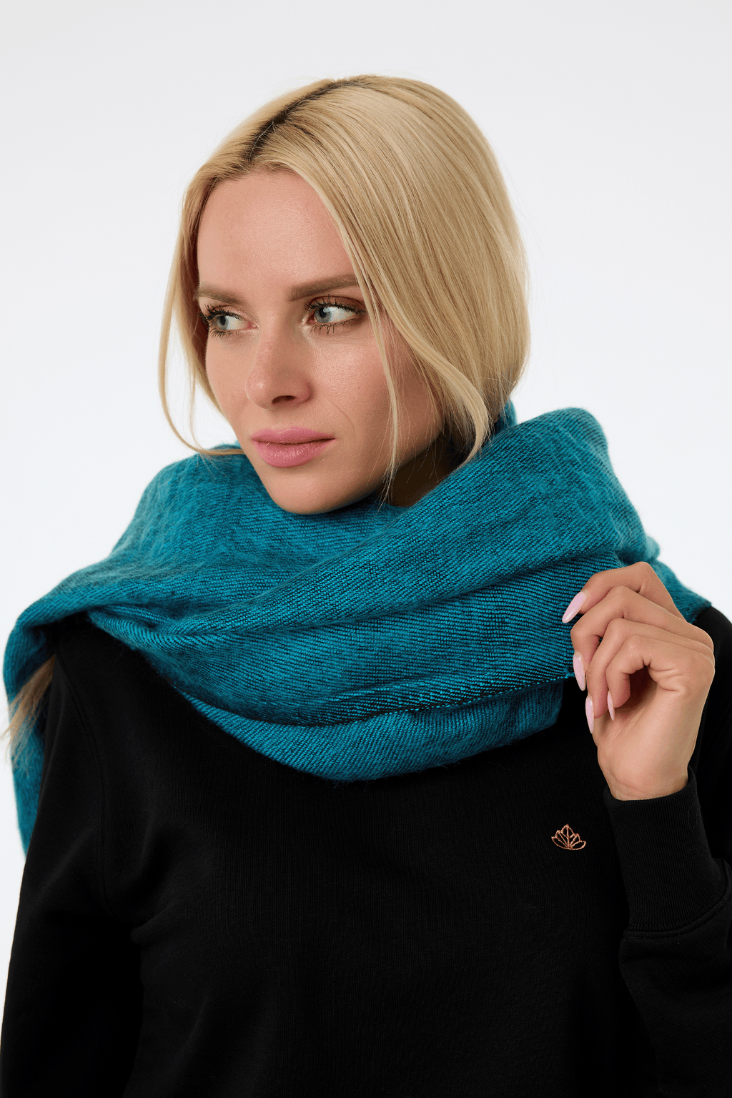 Ručně tkaná maxi šála z jačí vlny - Premium Basics